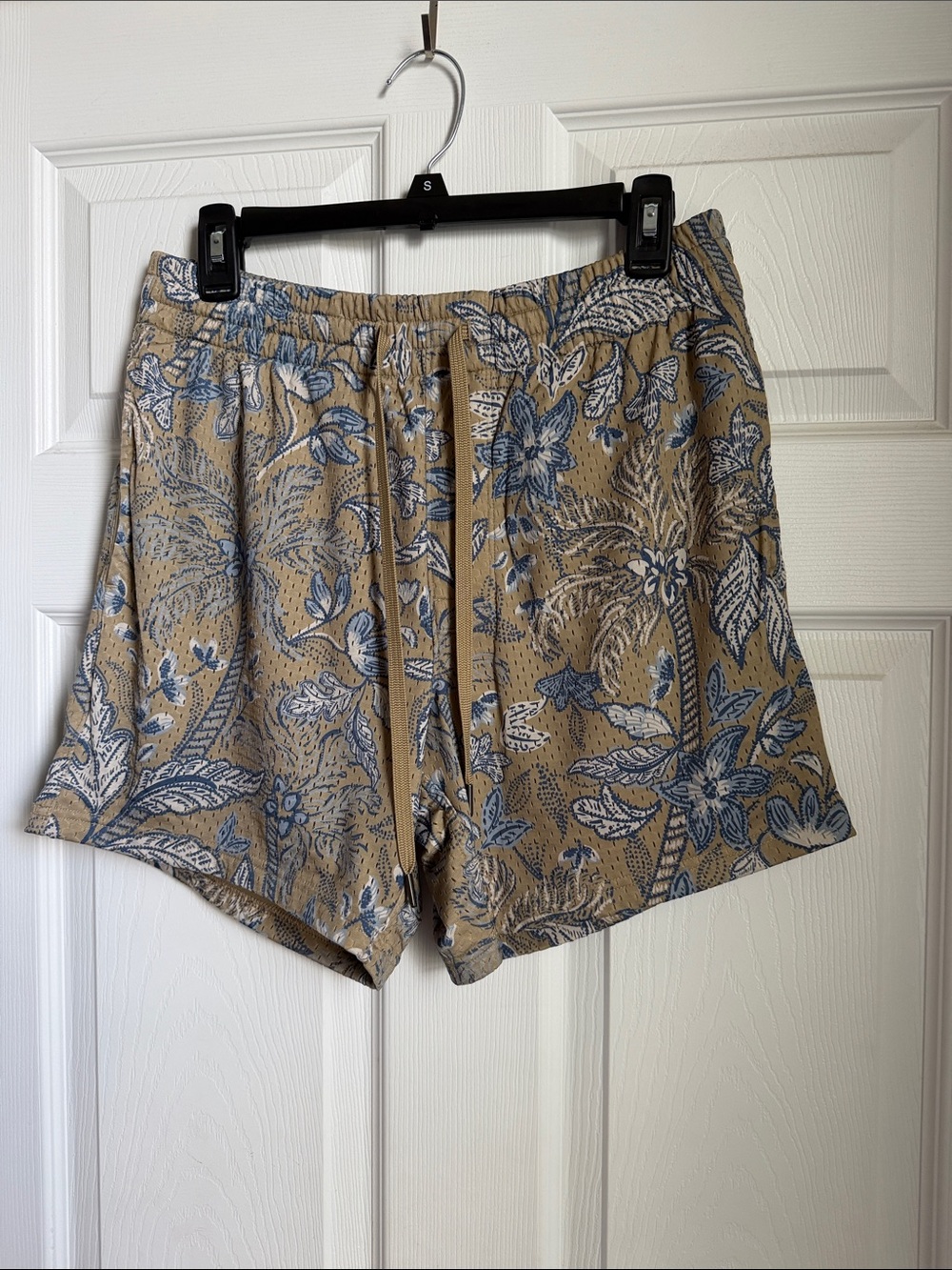 Men’s AE Floral Drawstring Shorts in Tan and Blue